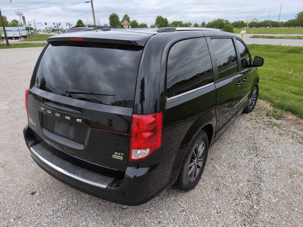 2017 Dodge Grand Caravan Image 2