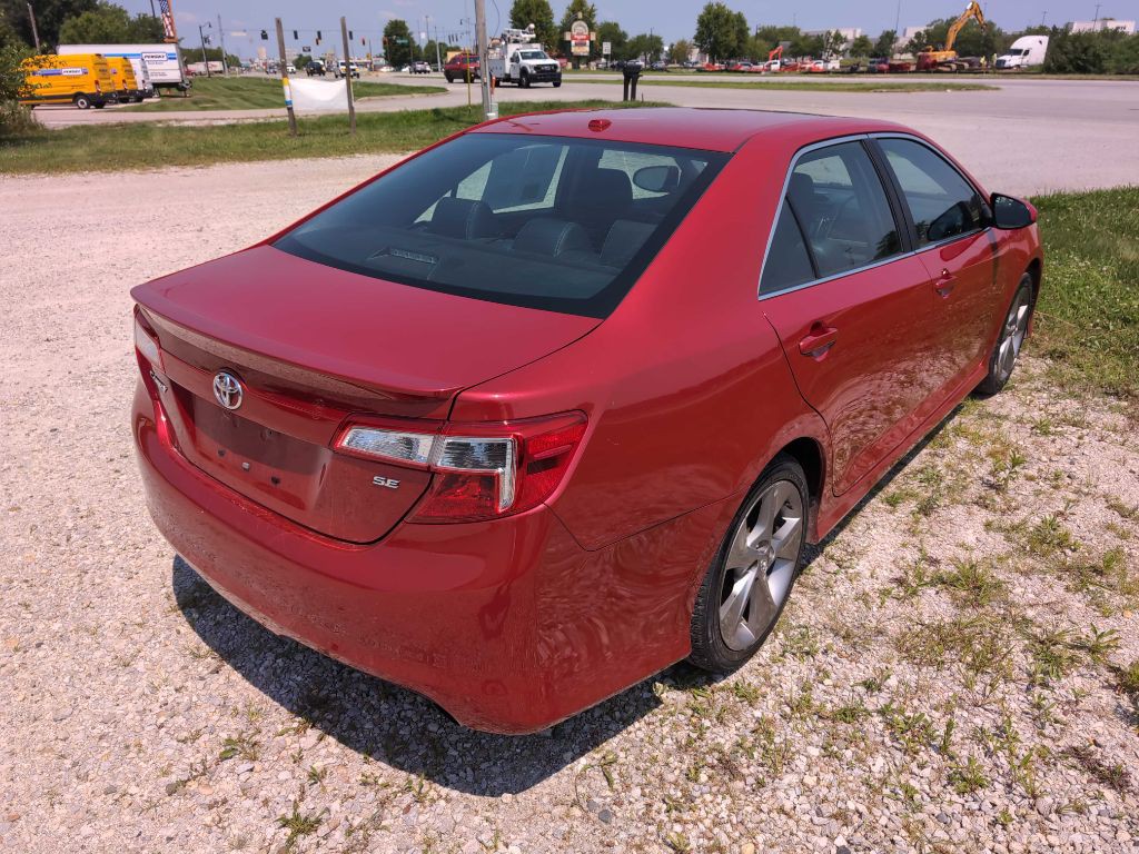 2012 Toyota Camry Image 3