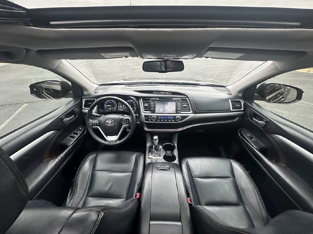 2014 Toyota Highlander Image 11