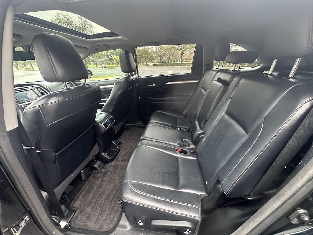 2014 Toyota Highlander Image 13