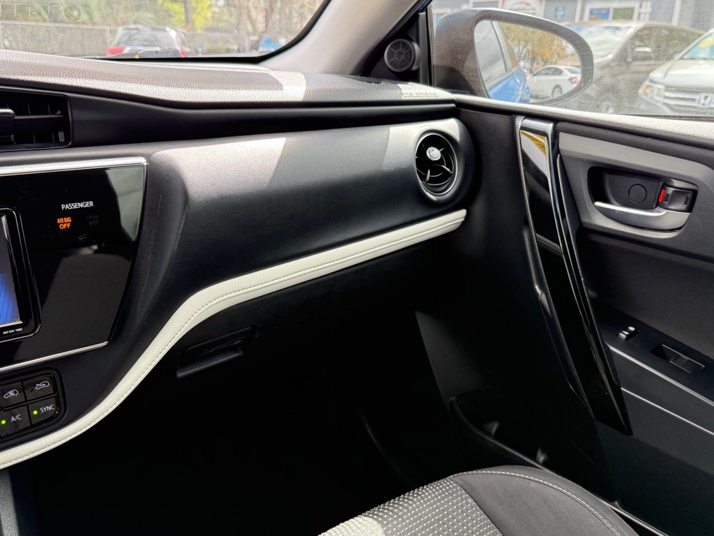 2018 Toyota Corolla Image 19
