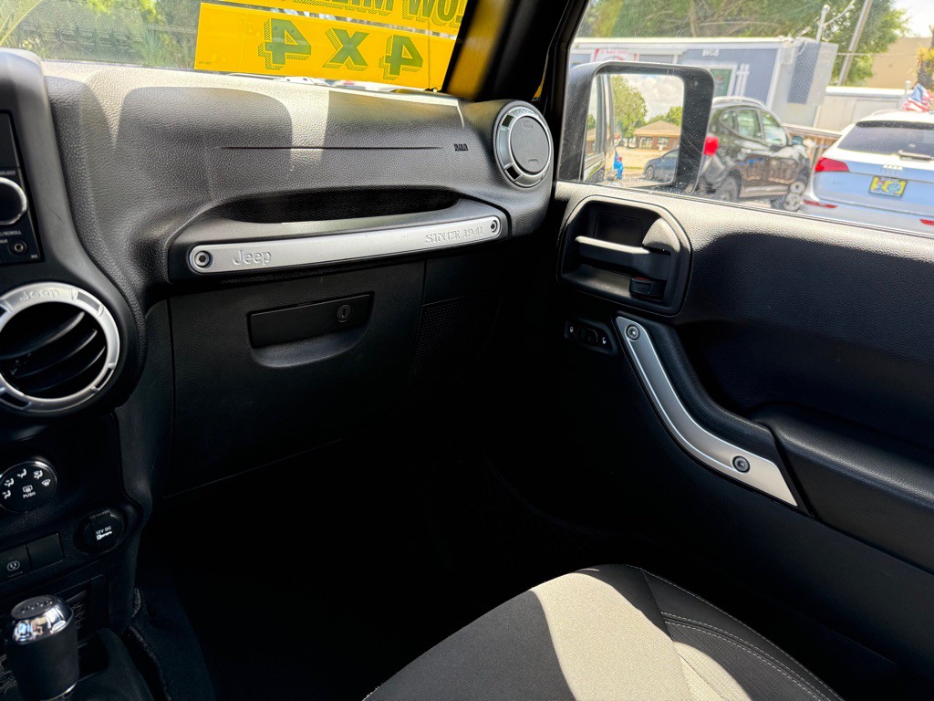 2015 Jeep Wrangler Unlimited Image 14
