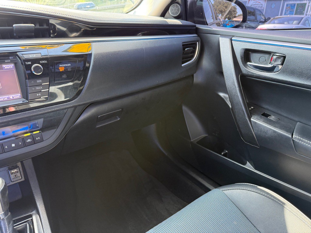 2014 Toyota Corolla Image 14