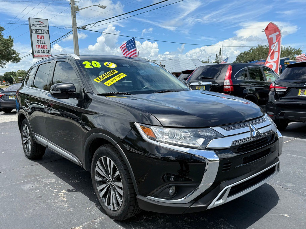 2020 Mitsubishi Outlander Image 1