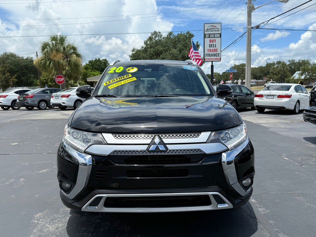2020 Mitsubishi Outlander Image 2