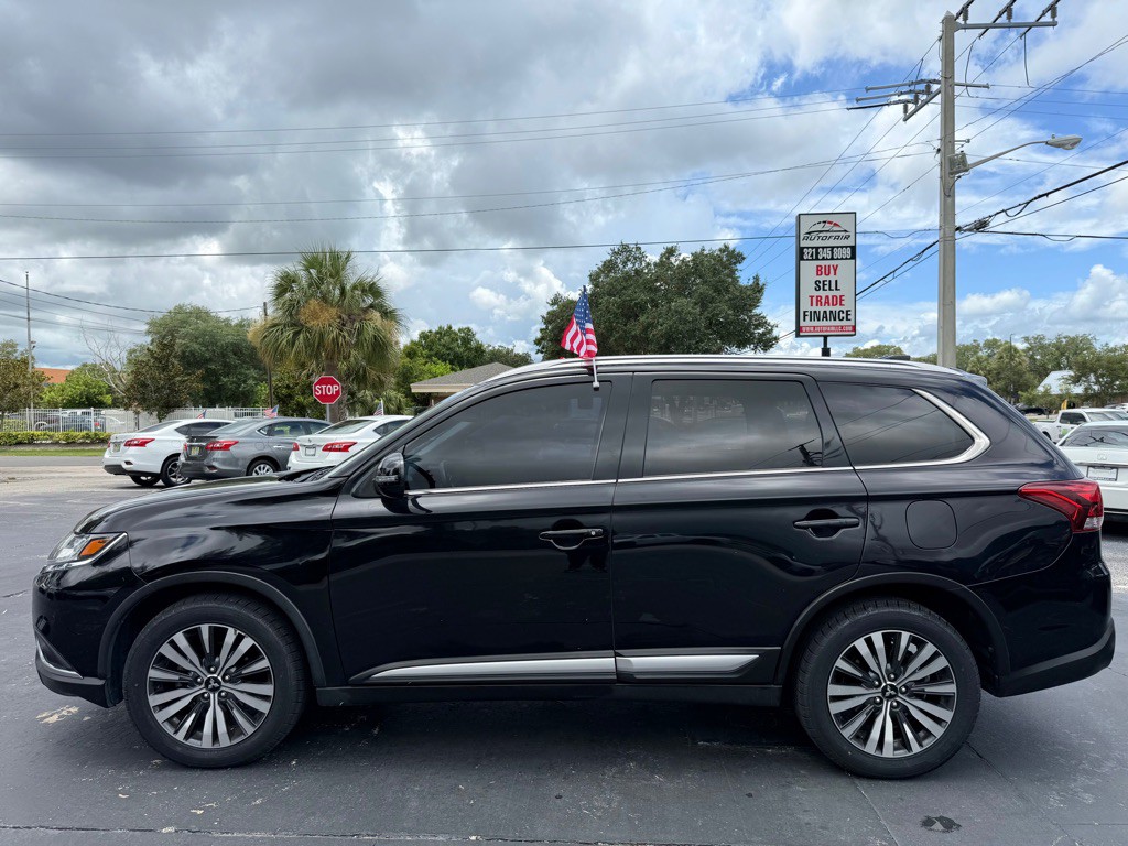 2020 Mitsubishi Outlander Image 4