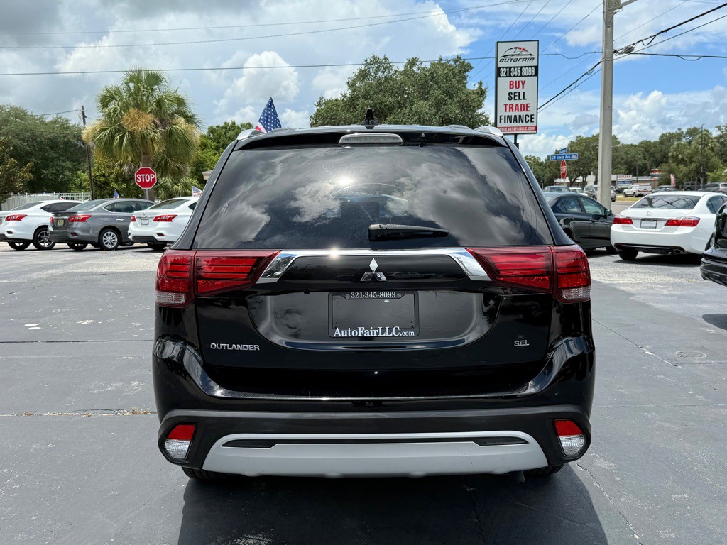 2020 Mitsubishi Outlander Image 5