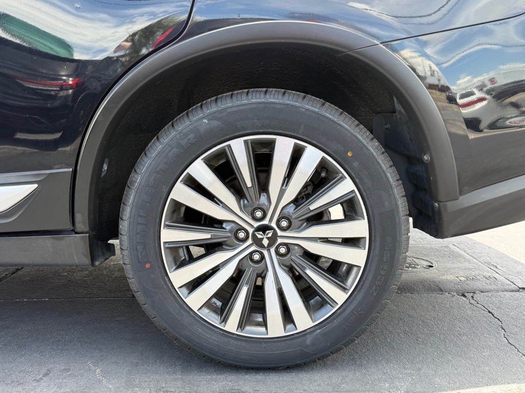2020 Mitsubishi Outlander Image 27