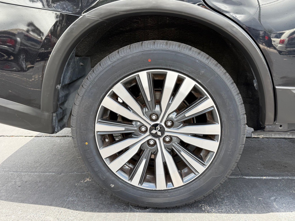 2020 Mitsubishi Outlander Image 29