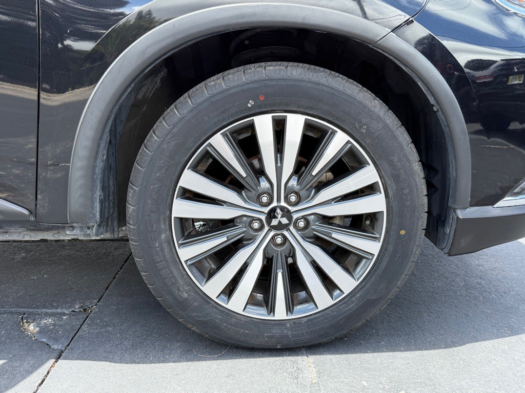 2020 Mitsubishi Outlander Image 30