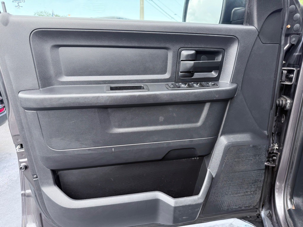2015 RAM 1500 Image 8