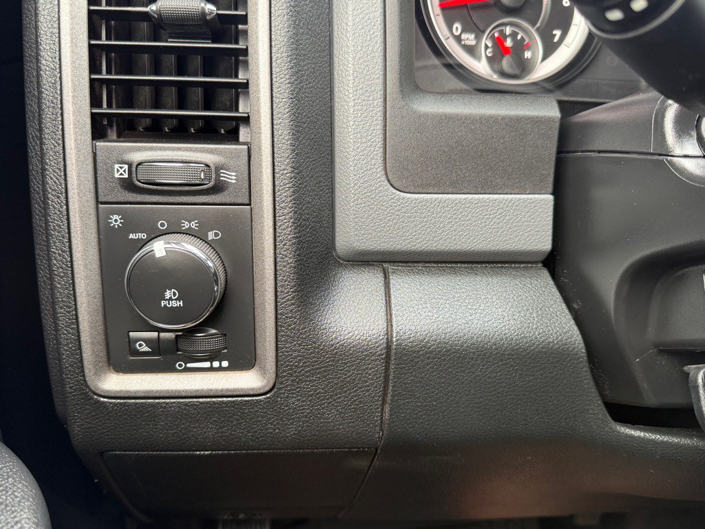 2015 RAM 1500 Image 12