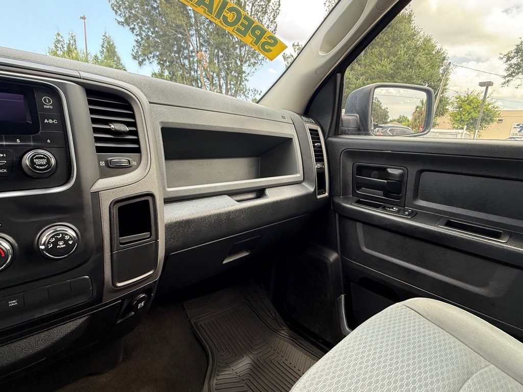 2015 RAM 1500 Image 17