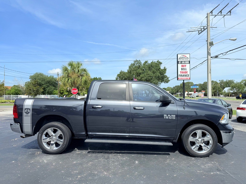 2015 RAM 1500 Image 3