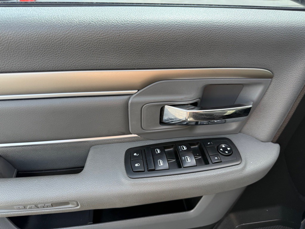 2015 RAM 1500 Image 9