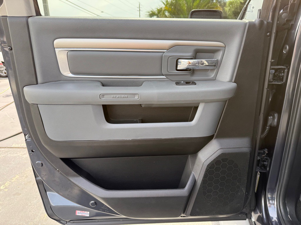 2015 RAM 1500 Image 23