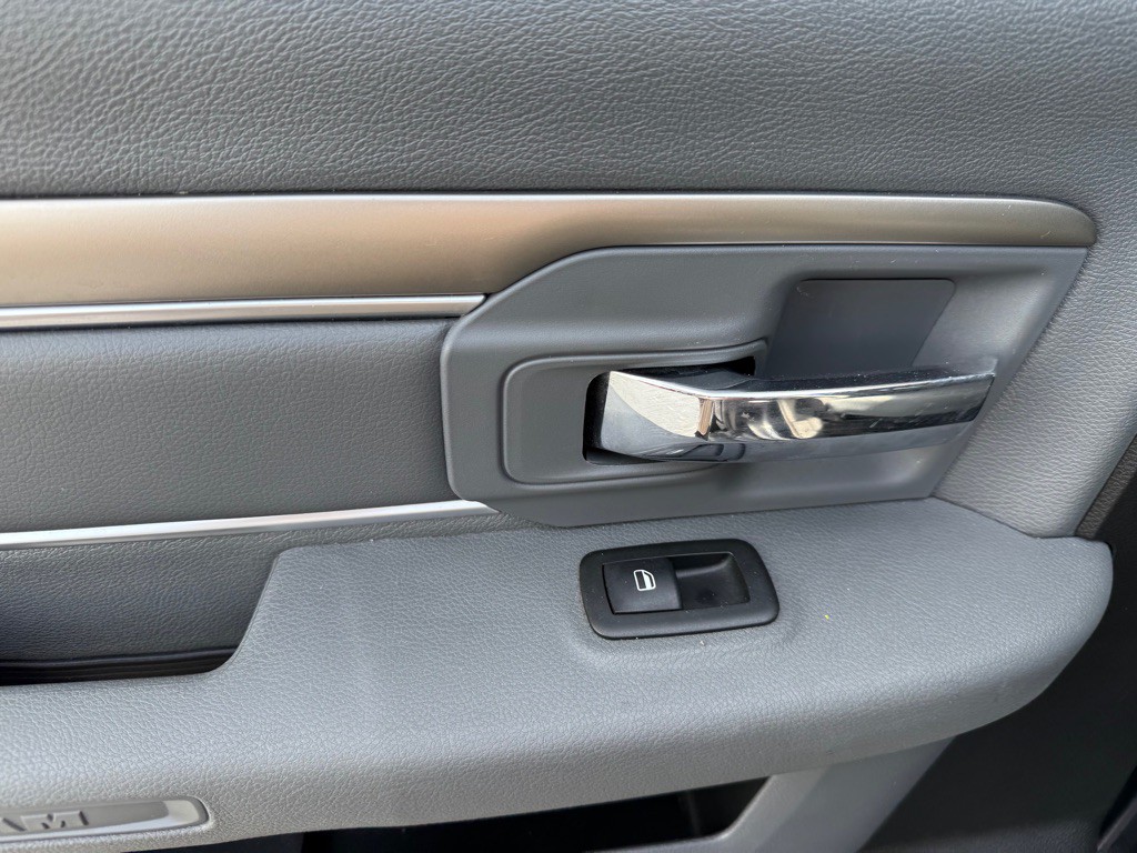 2015 RAM 1500 Image 24