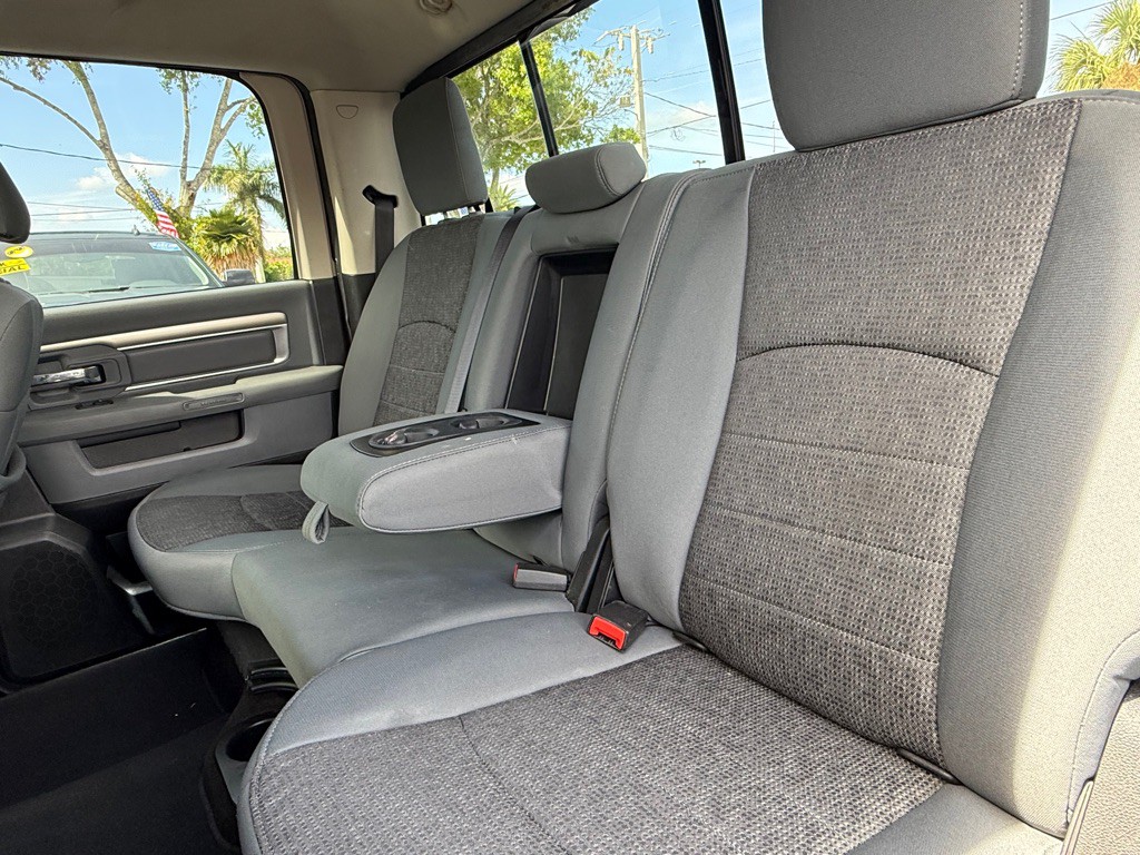 2015 RAM 1500 Image 25