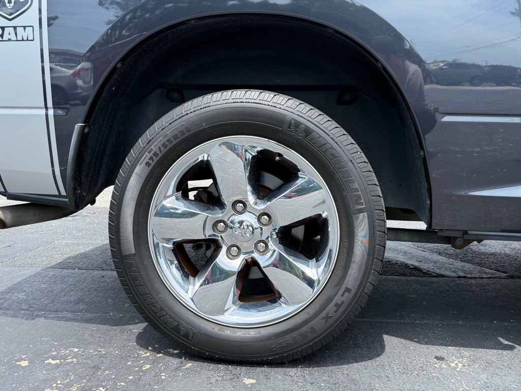 2015 RAM 1500 Image 32