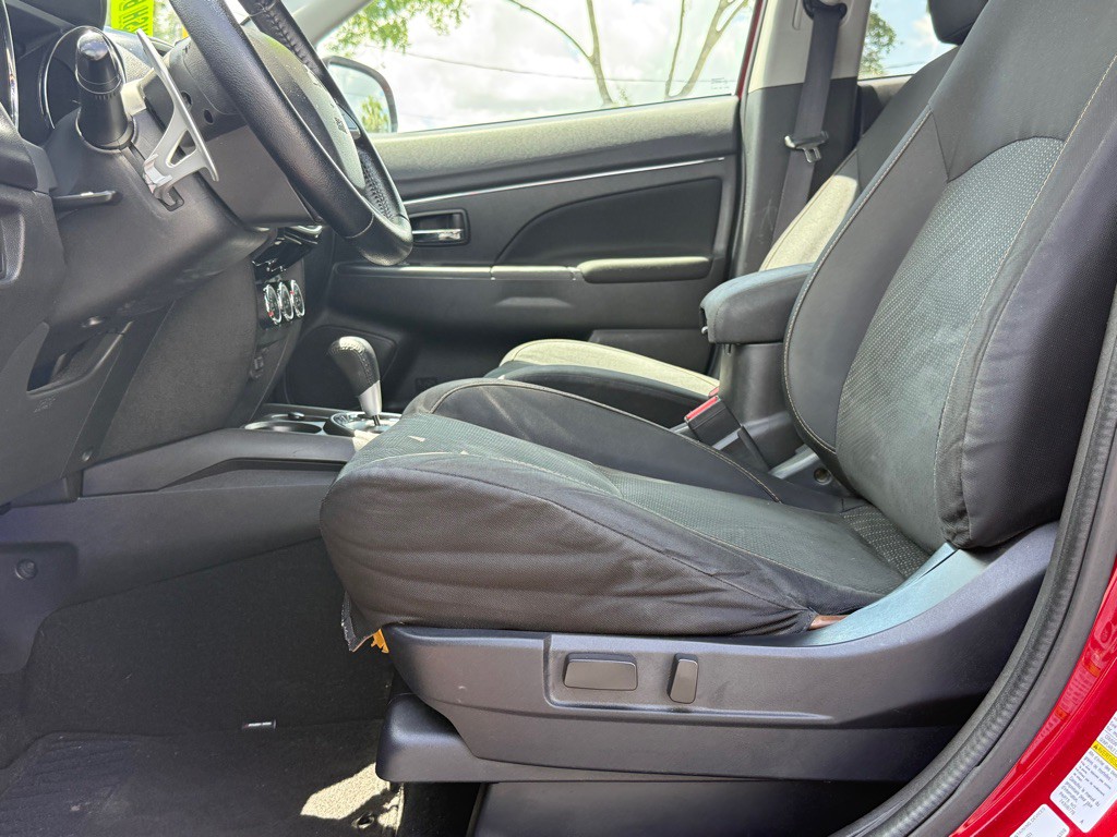 2015 Mitsubishi Outlander Image 9