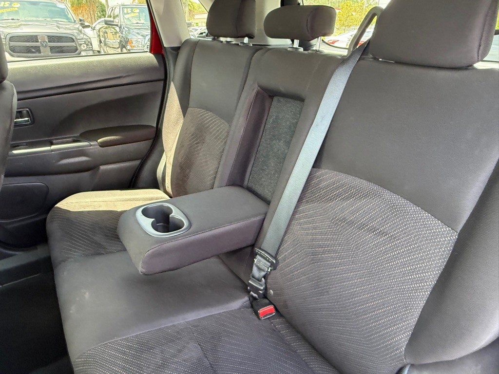 2015 Mitsubishi Outlander Image 23