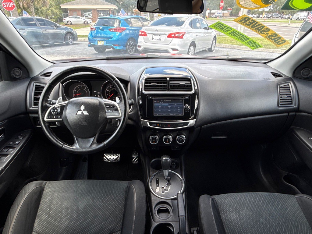 2015 Mitsubishi Outlander Image 25
