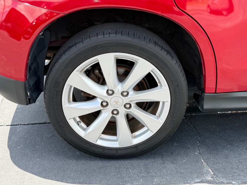 2015 Mitsubishi Outlander Image 28