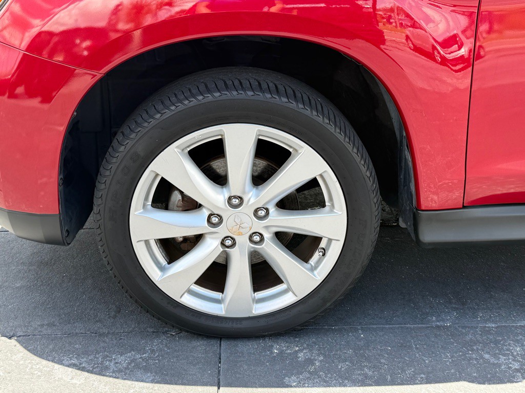 2015 Mitsubishi Outlander Image 31