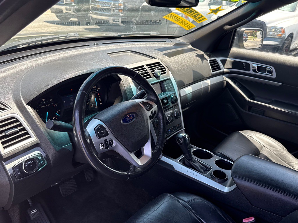 2012 Ford Explorer Image 11