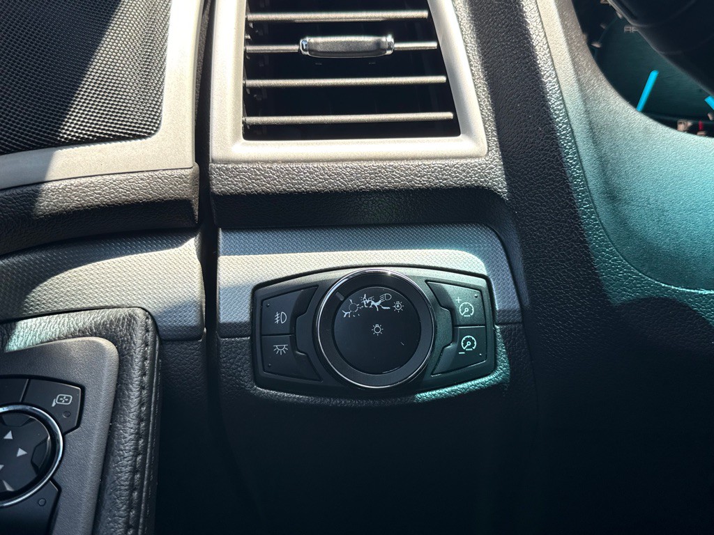 2012 Ford Explorer Image 12