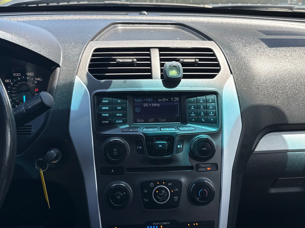 2012 Ford Explorer Image 16