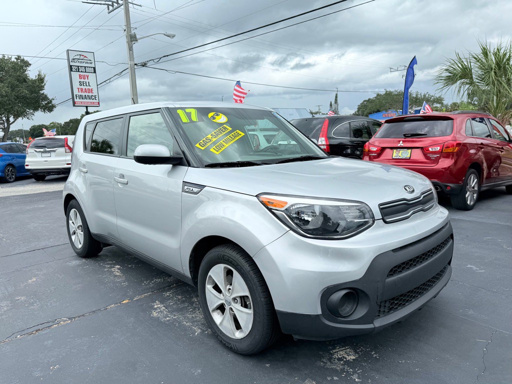 2017 Kia Soul Image 1