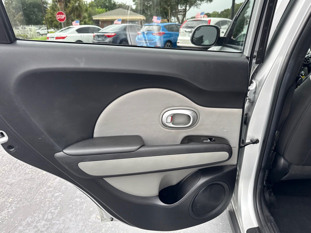2017 Kia Soul Image 19