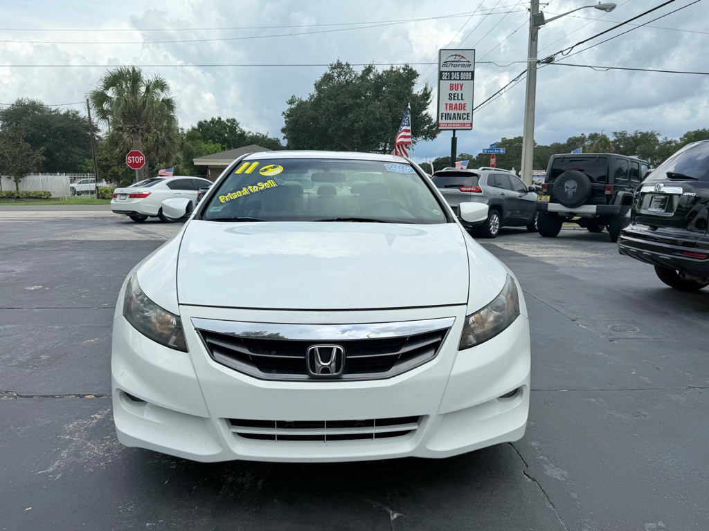 2011 Honda Accord Image 2