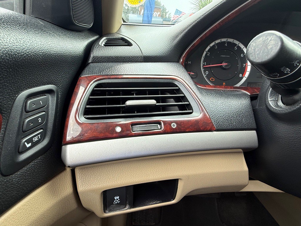 2011 Honda Accord Image 8