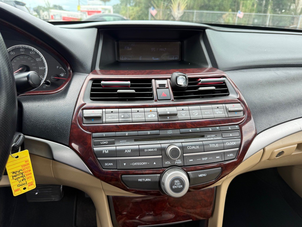 2011 Honda Accord Image 14