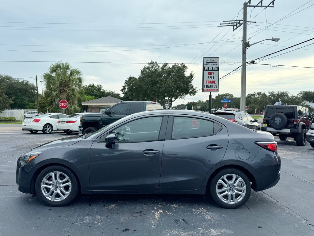 2018 Toyota Yaris Image 3