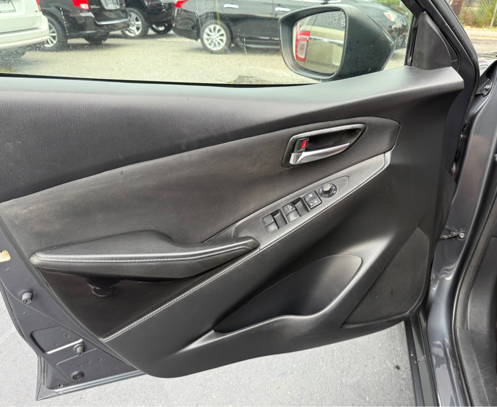 2018 Toyota Yaris Image 7