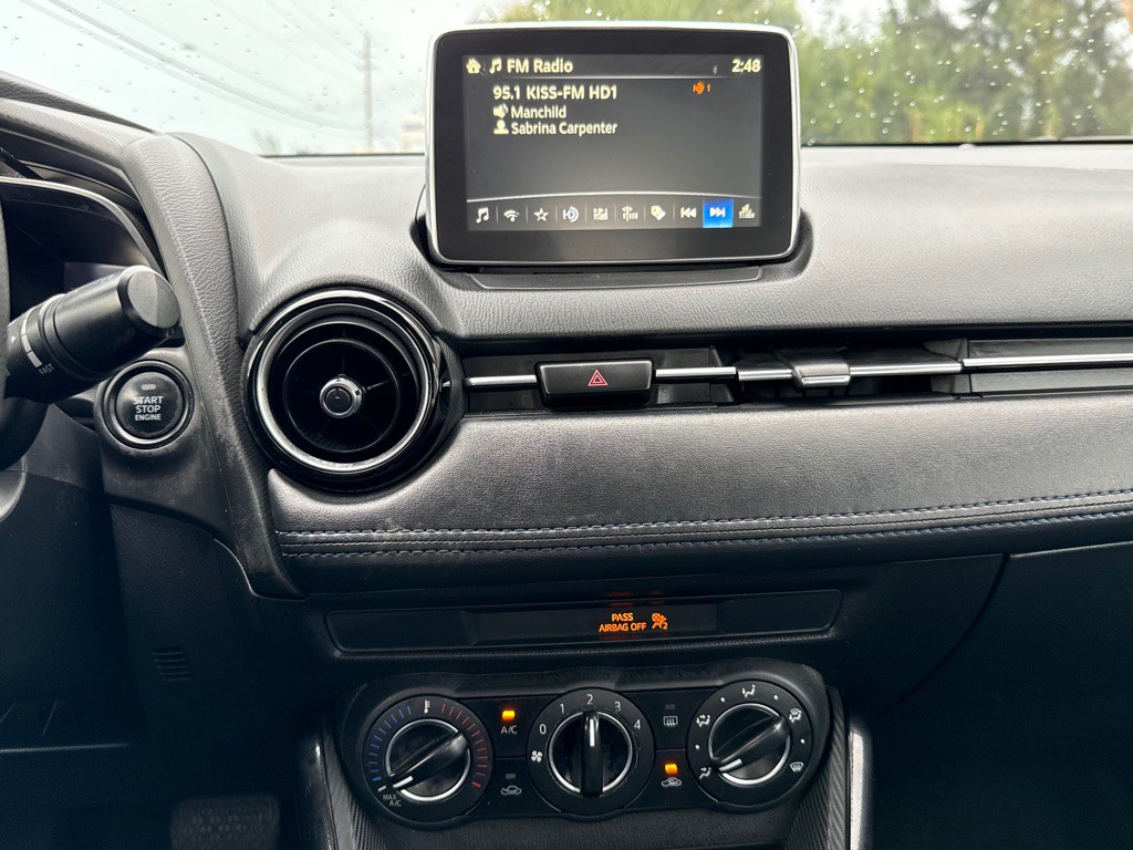 2018 Toyota Yaris Image 12