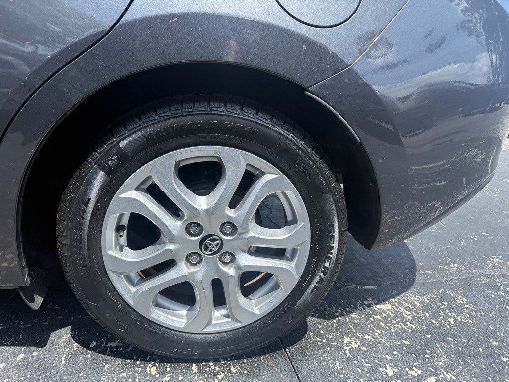2018 Toyota Yaris Image 24