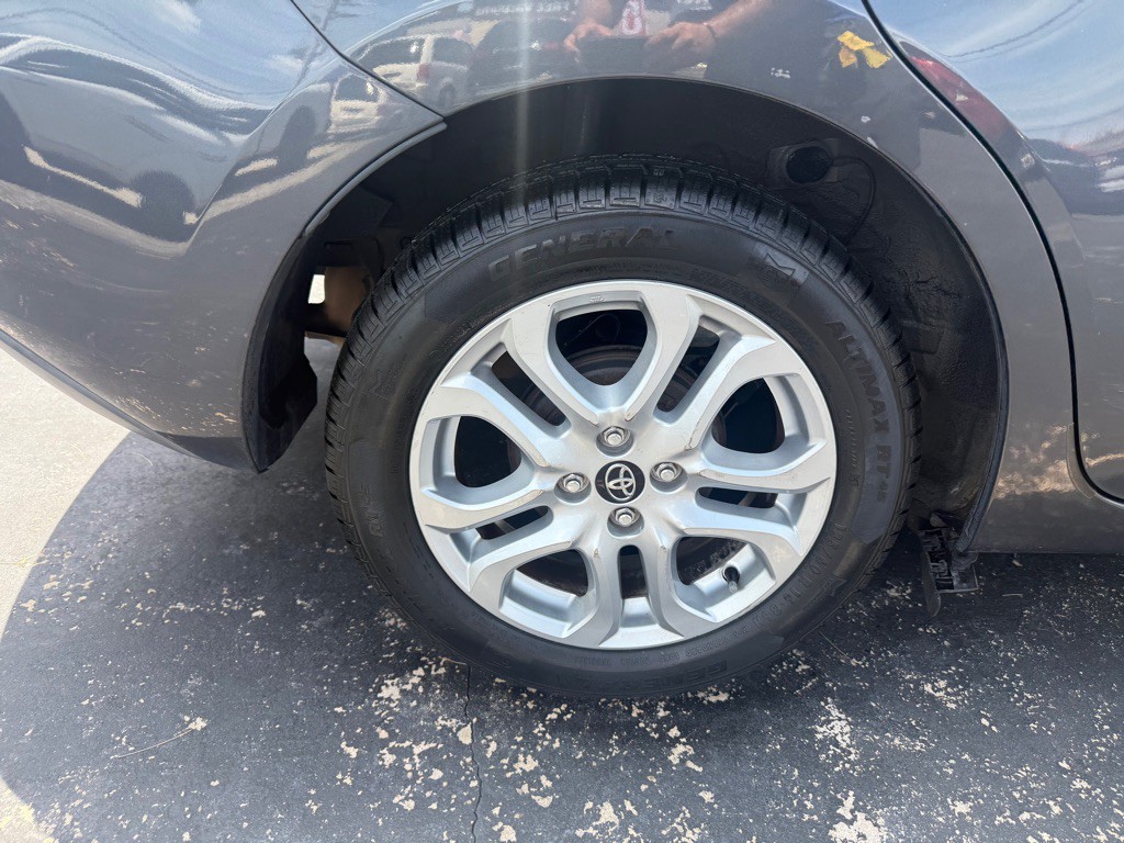 2018 Toyota Yaris Image 27