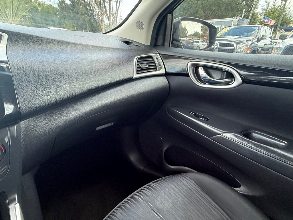 2016 Nissan Sentra Image 15