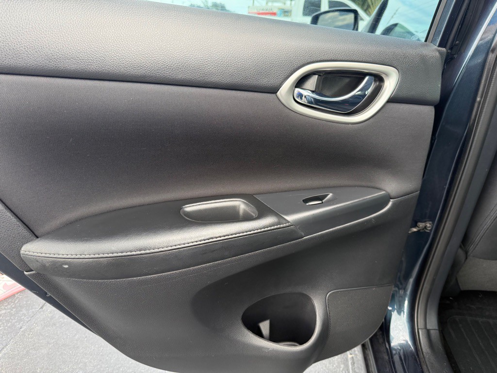 2016 Nissan Sentra Image 21