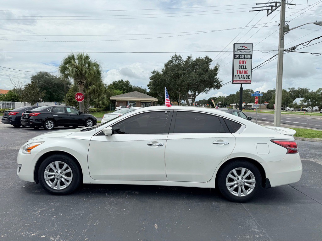 2014 Nissan Altima Image 4