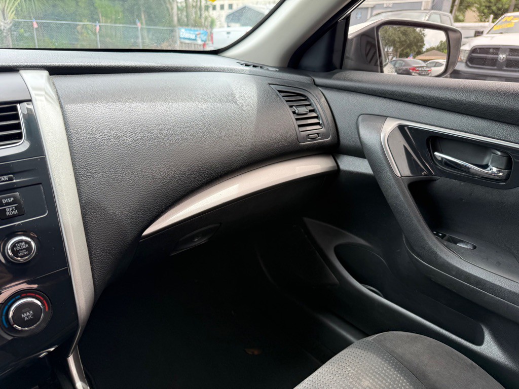 2014 Nissan Altima Image 14
