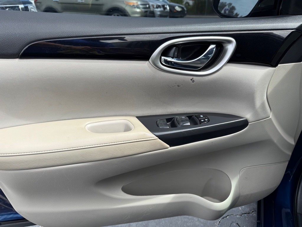 2016 Nissan Sentra Image 7