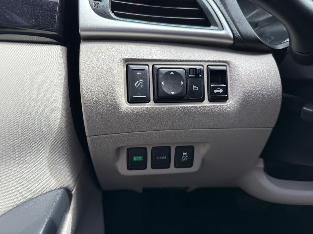 2016 Nissan Sentra Image 9