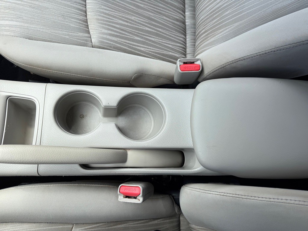 2016 Nissan Sentra Image 16