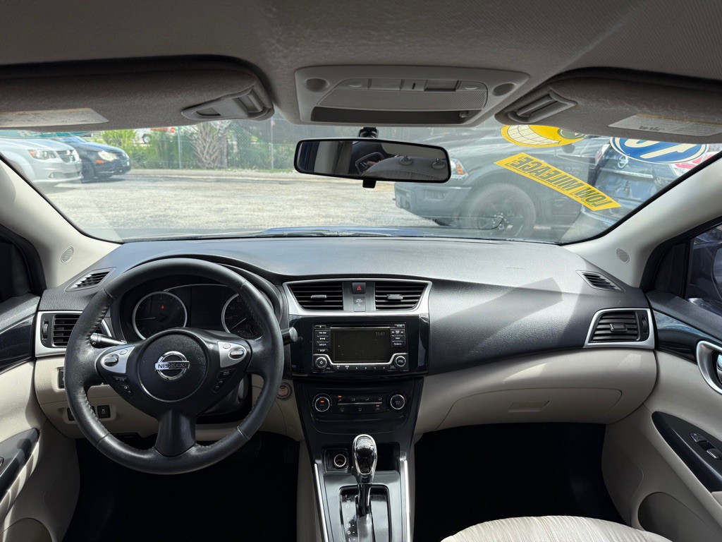 2016 Nissan Sentra Image 18