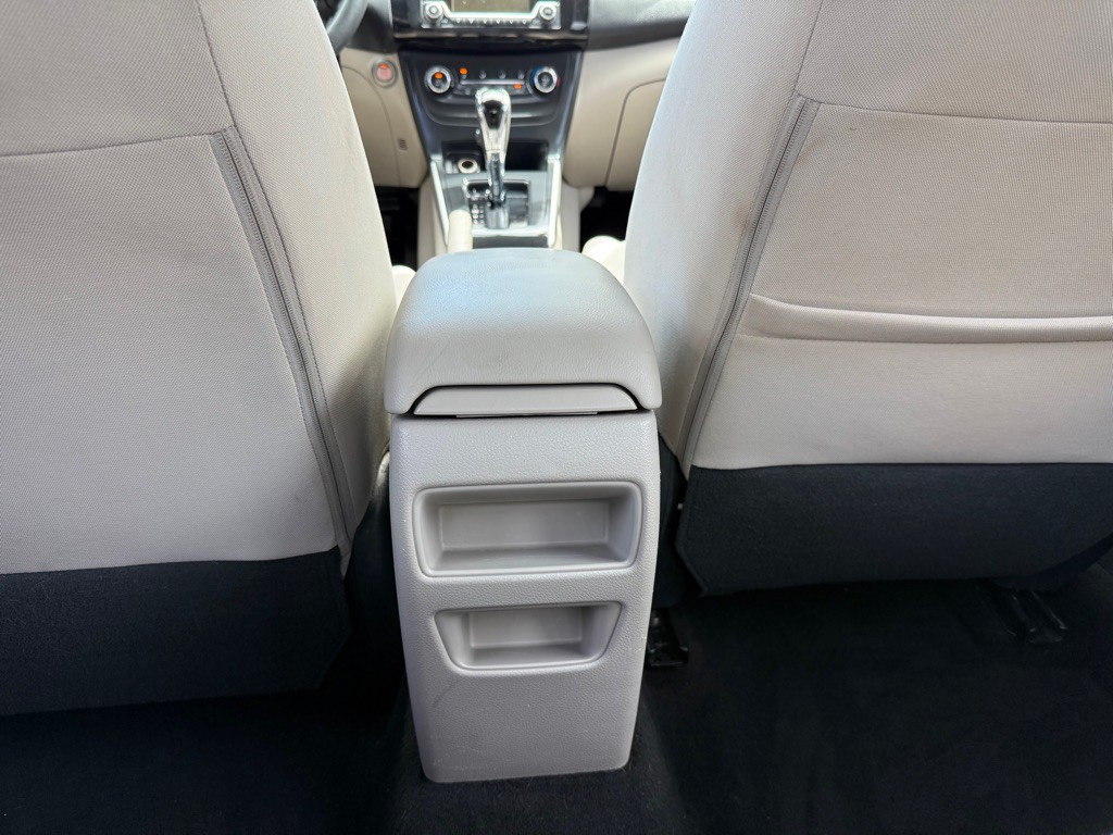 2016 Nissan Sentra Image 21